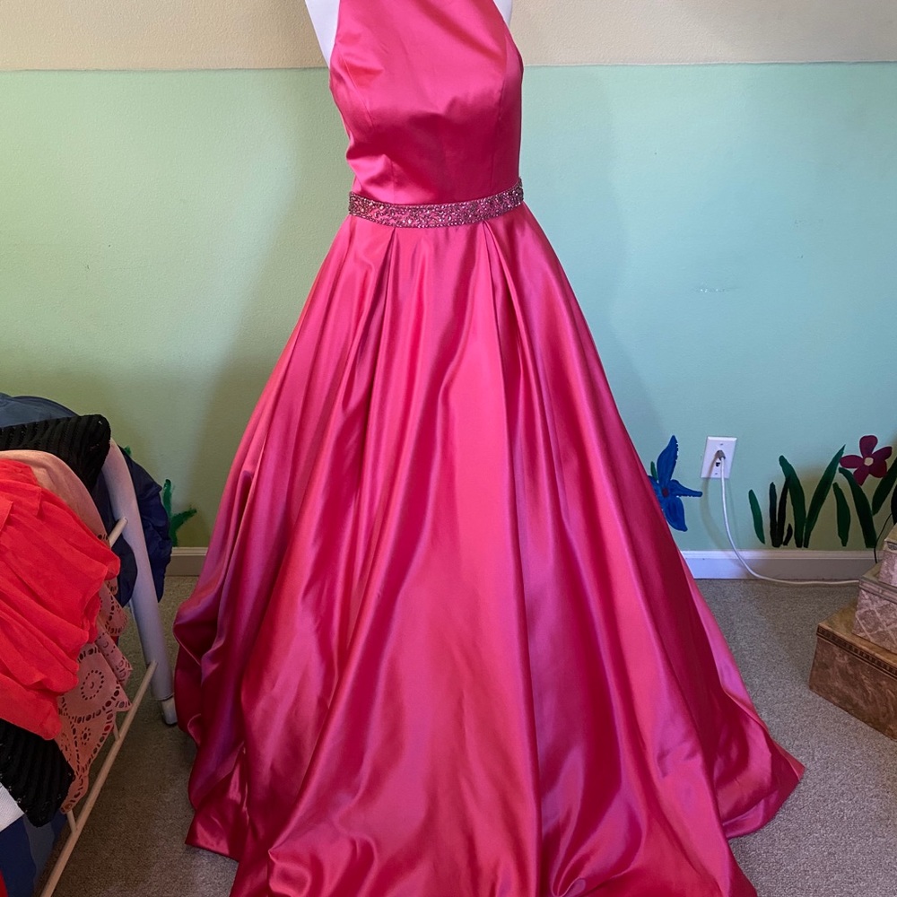 Sherri hill beautiful pink gown